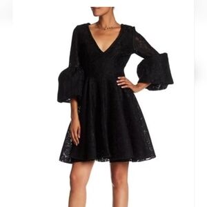 Issue New York Lace Dress W/puffy Sleeves